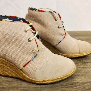 Toms Whisper Desert Wedge Booties sz 7